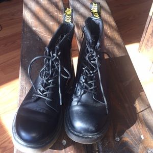 Dr Martens kids  boots US2 /UK 1  boys girls